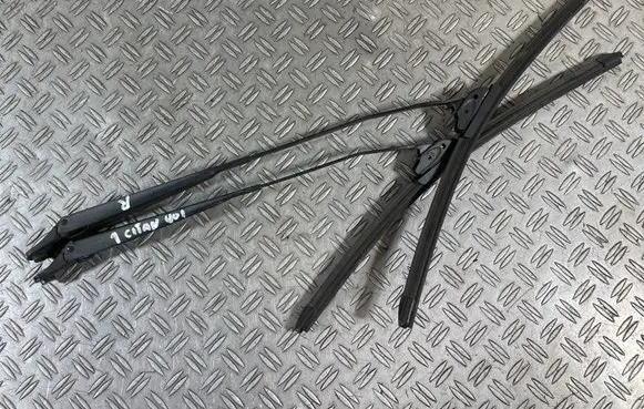 Mercedes-Benz Citan W415 Front wiper blade arm 8200409694