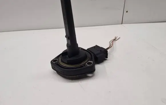 BMW 7 E38 Oil level sensor 7508003 6PR00786802