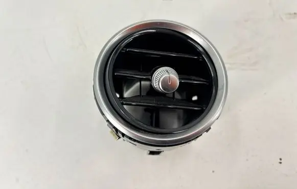 Mercedes-Benz C W205 Dash center air vent grill A2058300201