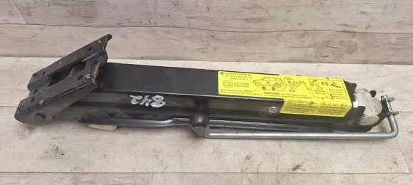 Mercedes-Benz R AMG W251 Lift Jack A1645800018