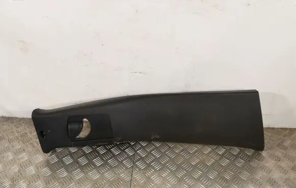 Jeep Cherokee (B) pillar trim (top)