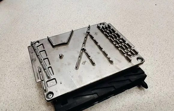 Volvo V70 Engine control unit/module 30668478A 0261208289