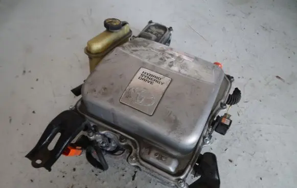 Toyota Prius (XW20) Voltage converter inverter G920047120