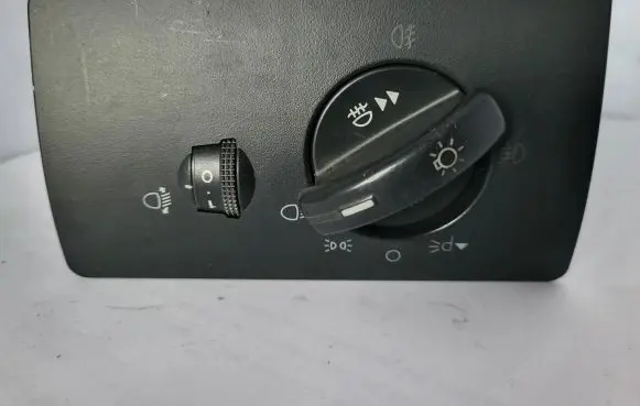 Ford Mondeo Mk III Light switch 1S7T13A024BB