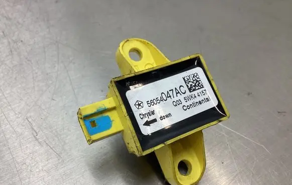 Fiat Freemont Airbag deployment crash/impact sensor 56054047AC 5WK44157