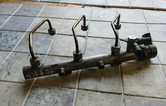 Audi A6 S6 C6 4F Fuel main line pipe 059130090AB 057130764C