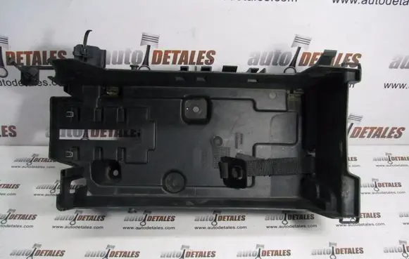 Opel Insignia A Battery box tray 13330951