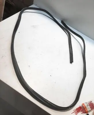 BMW 7 E38 Trunk rubber seal (body) 
