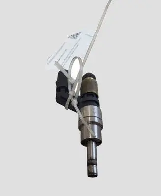 Volkswagen Golf V Fuel injector 03C906036A 0261500016