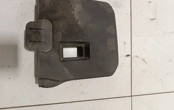 Ford Focus Battery box tray cover/lid AM5110A659AD C8C9A