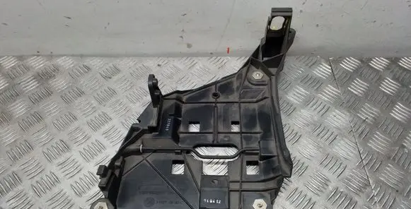 Headlight/headlamp mounting bracket