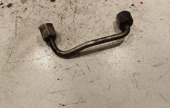 Audi SQ7 Fuel injector supply line/pipe 