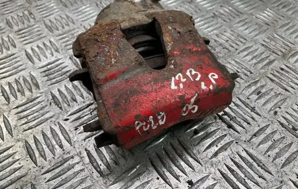 Volkswagen Polo IV 9N3 Front brake caliper