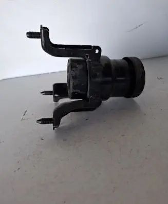 Lexus ES 250 - 300 - 330 Engine mount bracket J7040168