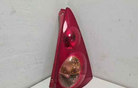 Peugeot 107 Rear/tail lights 815500H040
