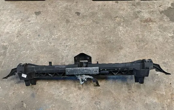 Peugeot 3008 I Top upper radiator support slam panel T84