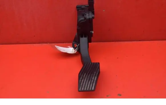Opel Zafira C Accelerator throttle pedal 13253781