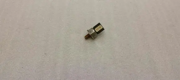 Fuel pressure sensor