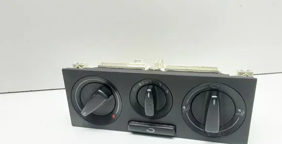 Volkswagen PASSAT B5 Climate control unit
