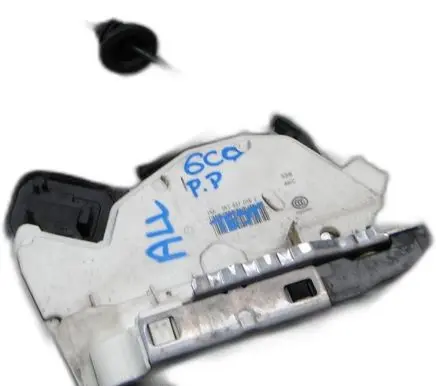 Volkswagen Polo V 6R Front door lock