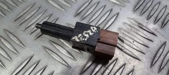 Nissan Almera N16 Brake pedal sensor switch