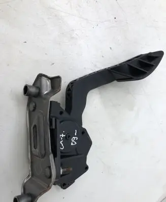 Mazda CX-7 Accelerator throttle pedal K42387360 L206