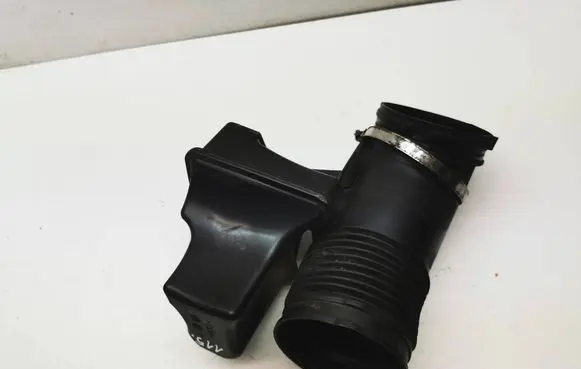 BMW 3 E90 E91 Air intake duct part 7560300 70308712 13717560300