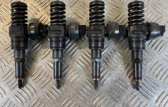 Skoda Octavia Mk2 (1Z) Fuel injectors set 038130073AG 0414720215