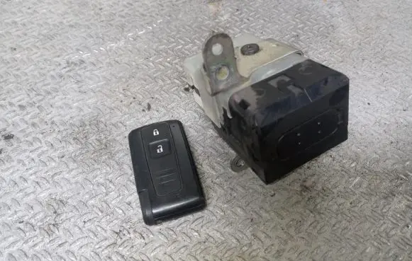 Toyota Corolla Verso AR10 Ignition lock 626399000