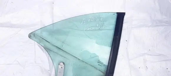 Peugeot 207 Rear vent window glass 