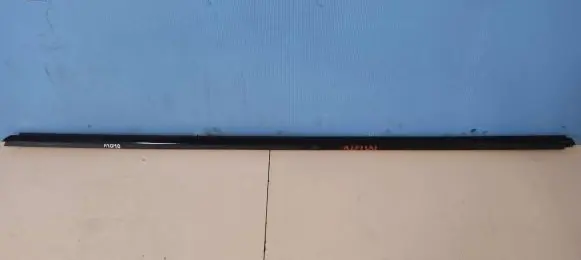 BMW 4 F32 F33 Front door glass trim molding 7279773