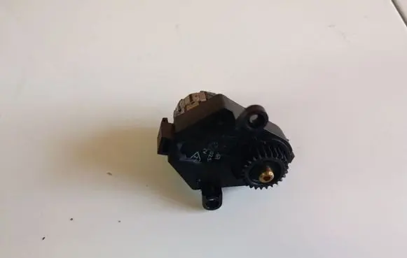 Renault Laguna I Air flap motor/actuator 99428897