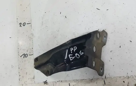 Volkswagen Eos Fender mounting bracket
