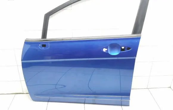 Honda FR-V Front door