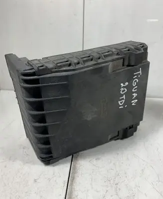 Volkswagen Tiguan Fuse module 1K0937125A
