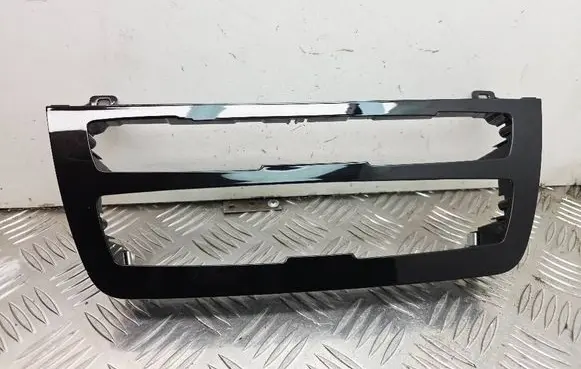 BMW 2 F22 F23 Radio/GPS head unit trim 6836468