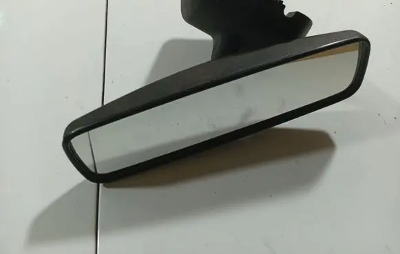 Rear view mirror (interior)