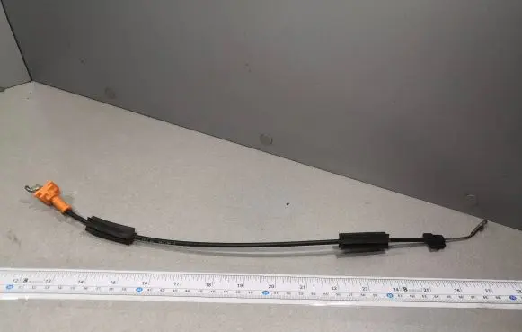 Opel Corsa C Front door cable line 24407390