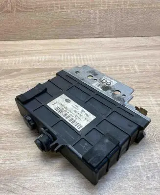 Volkswagen PASSAT B4 Engine control unit/module ECU 5DG00696273