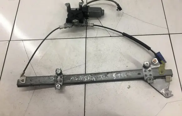Nissan Almera N16 Front door window regulator with motor 114716 400600T4