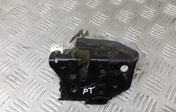 Seat Leon (1P) Rear door lock