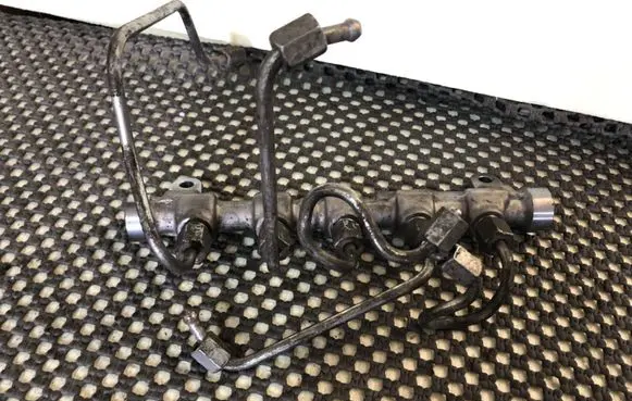 KIA Ceed Fuel distributor 0445214181