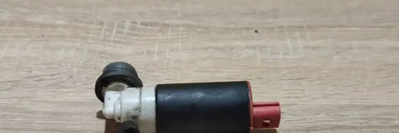 Toyota Avensis T250 Windscreen/windshield washer pump