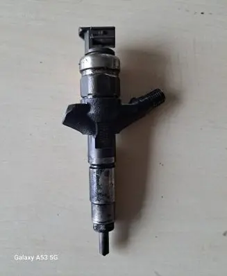Subaru Forester SH Fuel injector 16613AA020 01K04320