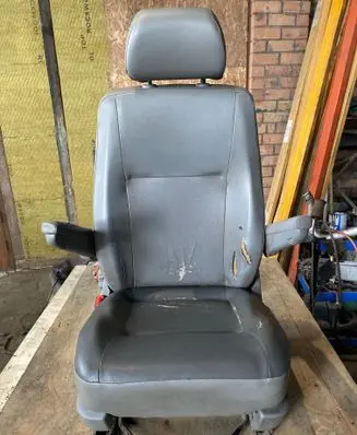 Volkswagen Transporter - Caravelle T5 Front driver seat 7H0881303E 152095