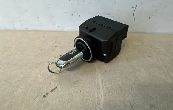 Mercedes-Benz CLS C219 Ignition lock A2115452308