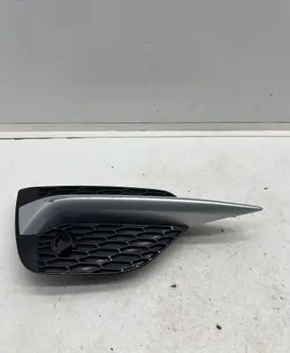 Nissan Qashqai Front bumper lower grill 62257HV20A