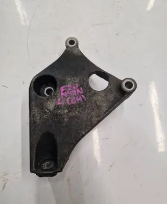 BMW 1 F20 F21 Engine mounting bracket 6788611