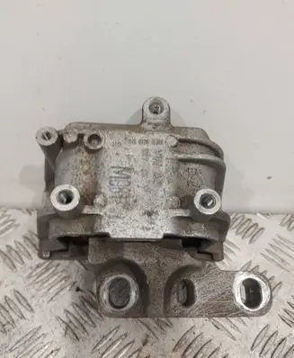 Volkswagen PASSAT B7 Engine mount bracket 1K0199262