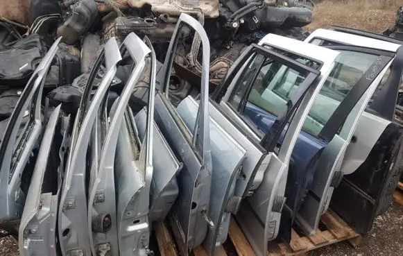 Audi A4 S4 B6 8E 8H Front door sidabrines